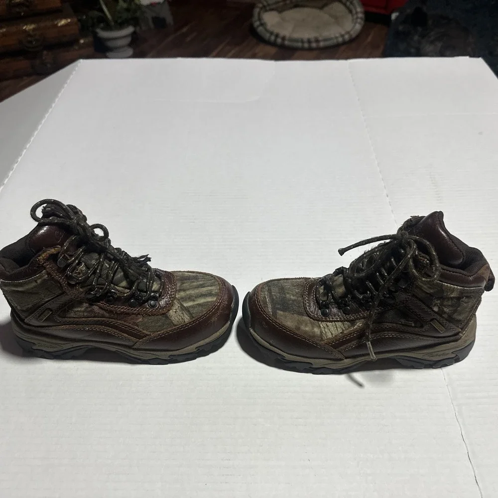 Cabela's Dry-Plus Boy's Boots Size 4 Brown Color